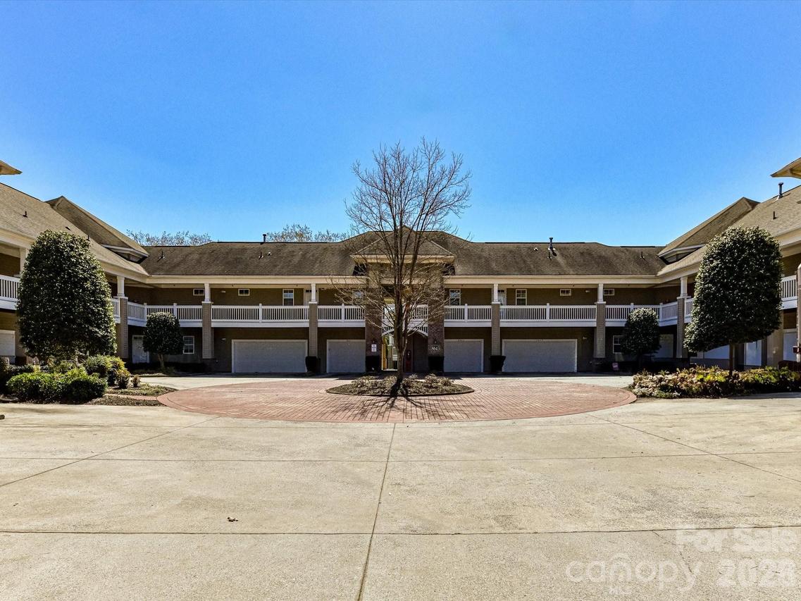 8665 Edinburgh Square Dr., Cornelius, NC 28031