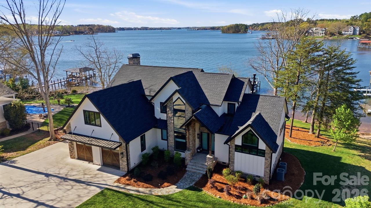 7748 Harbor Ln., Denver, NC 28037