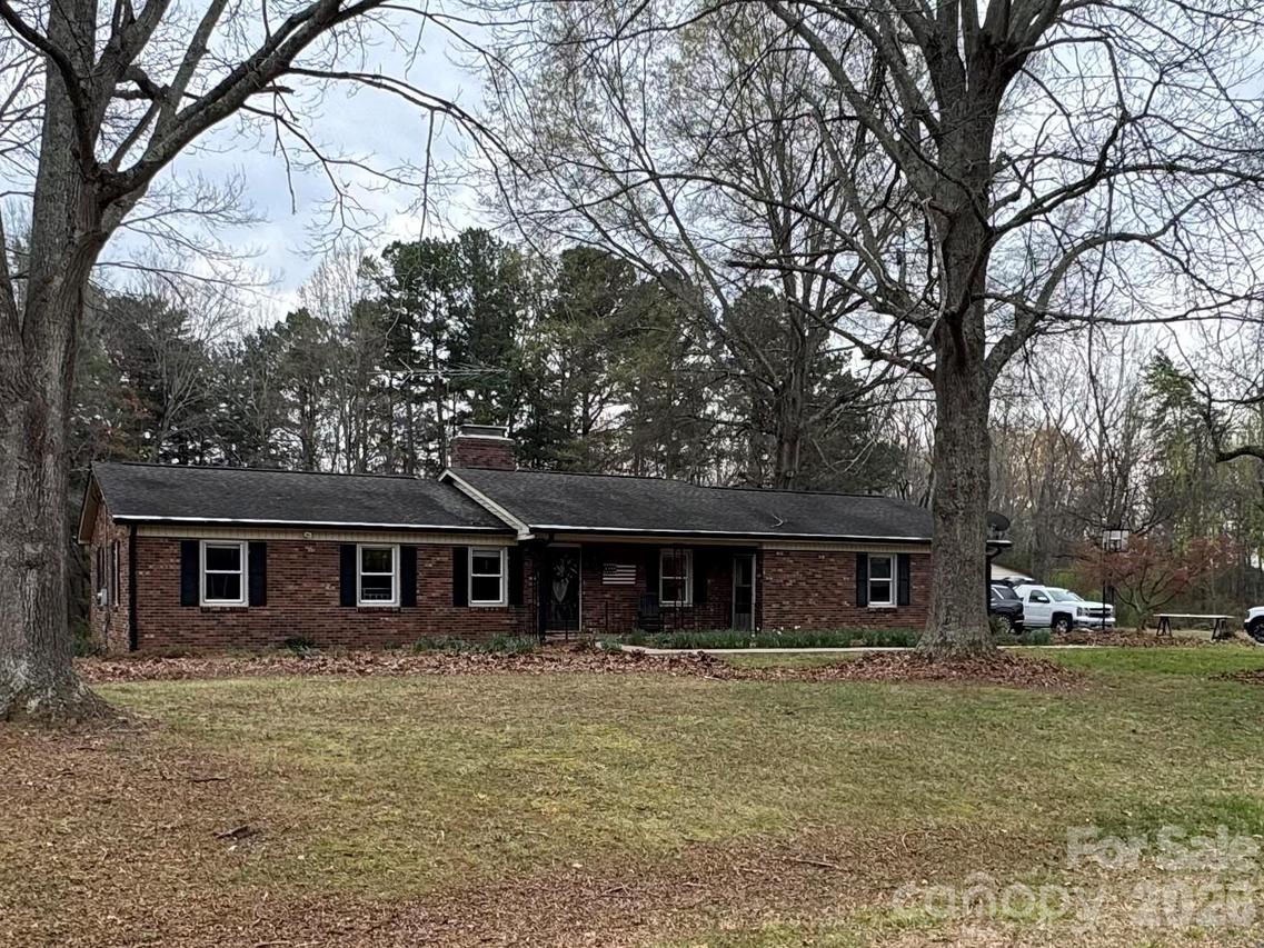 3921 Peach St., Newton, NC 28658