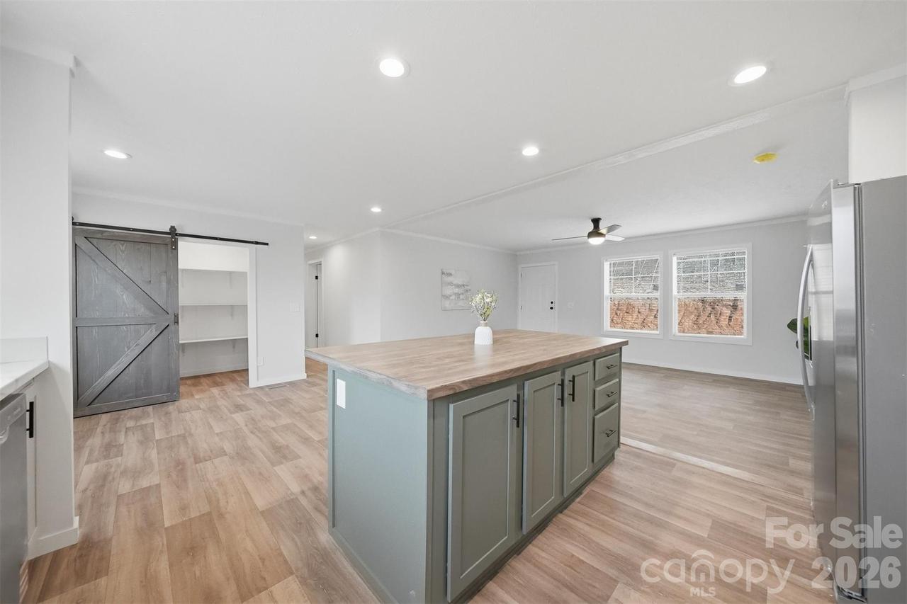 4186 Maple Tr., Morganton, NC 28655