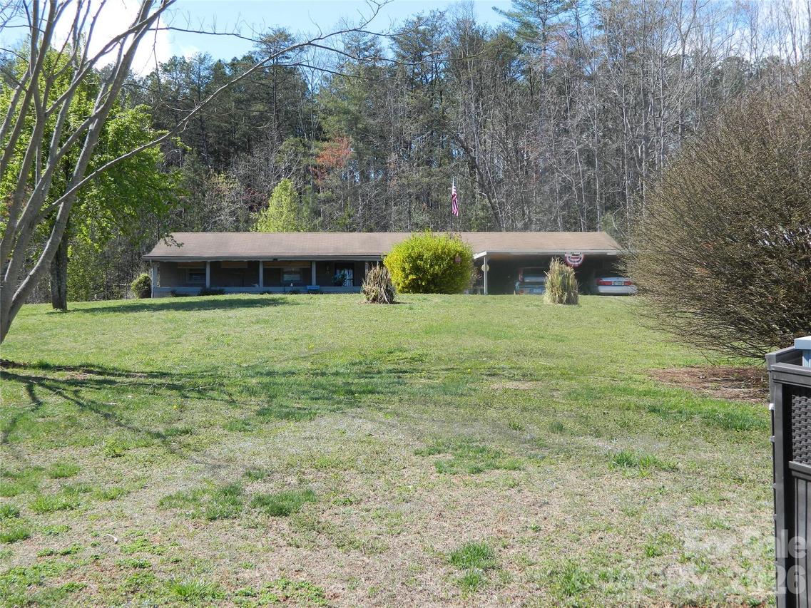 2797 Playmore Beach Rd., Morganton, NC 28655