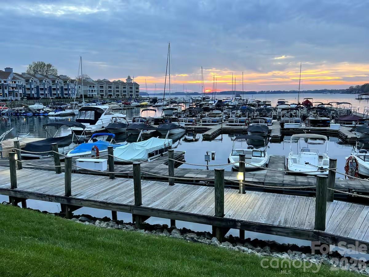 18857 Vineyard Point Ln., Cornelius, NC 28031