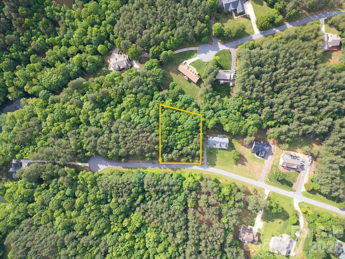 136 Oak Point Ln., Stony Point, NC 27028