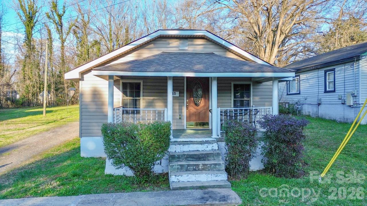 611 W Iredell Ave., Mooresville, NC 28115