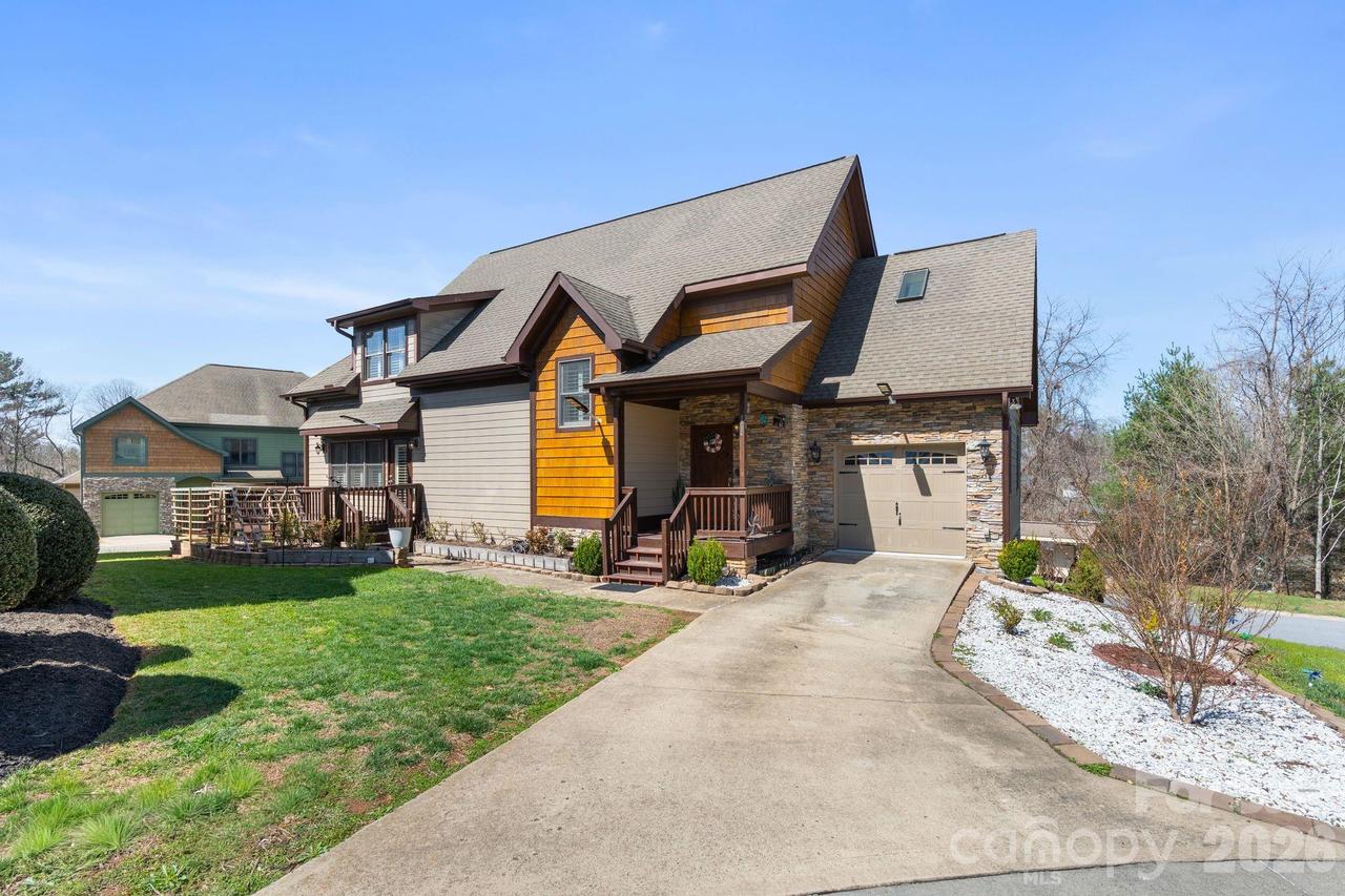 11 Trevors Tr., Asheville, NC 28806