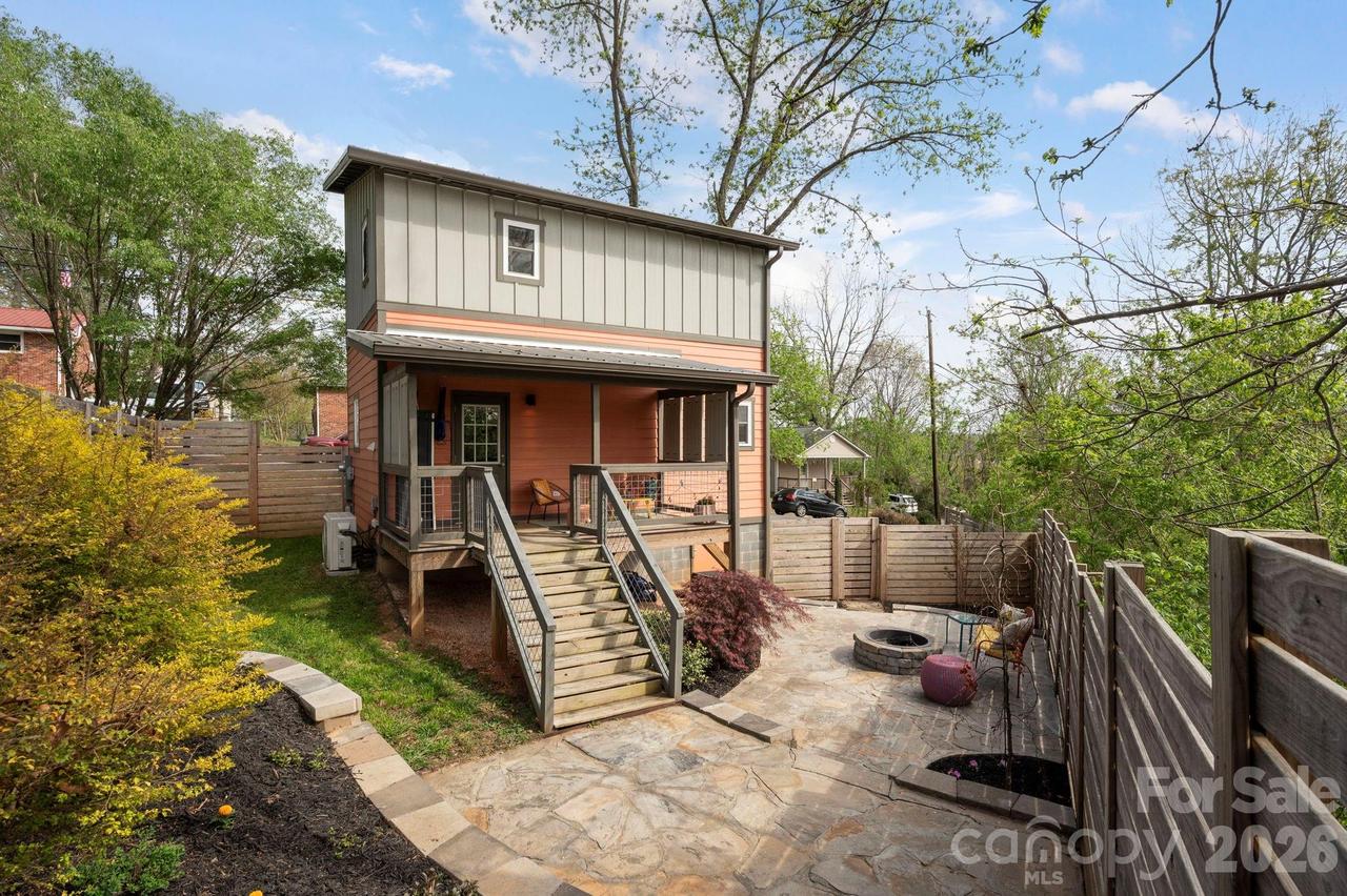 47 Mulberry St., Asheville, NC 28804