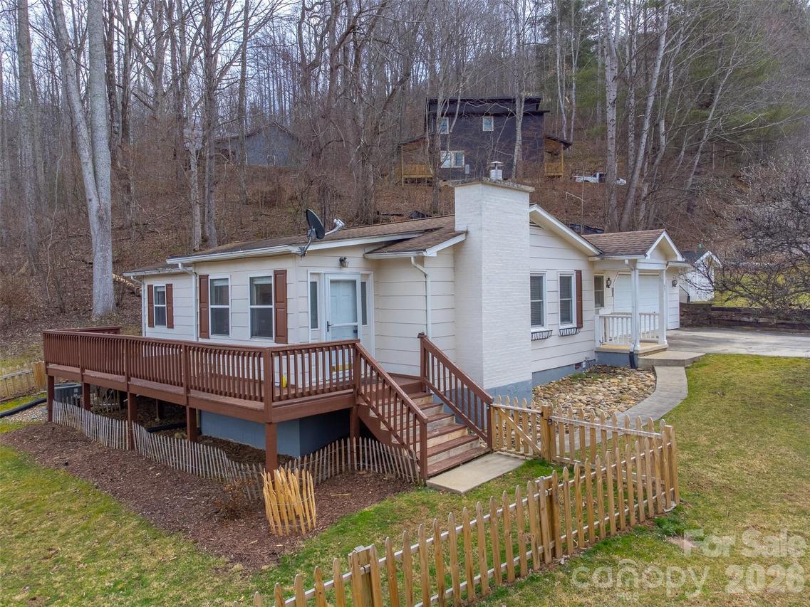 57 Melody Ln., Maggie Valley, NC 28751