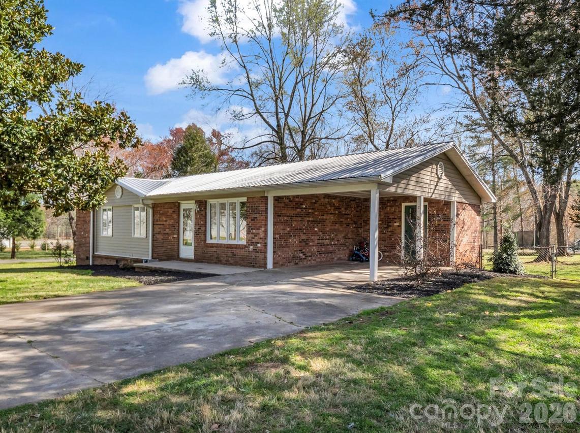 242 Cedar Ln., Rutherfordton, NC 28139