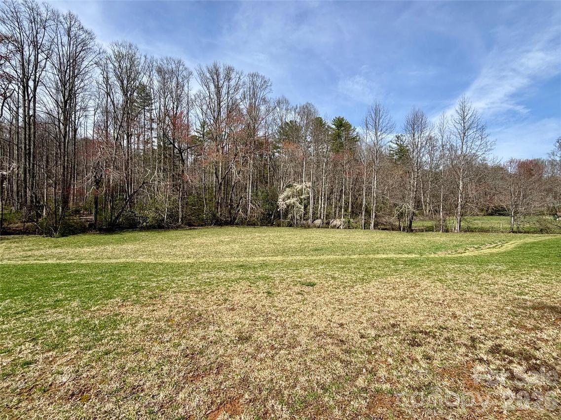 Off Rd., Etowah, NC 28729