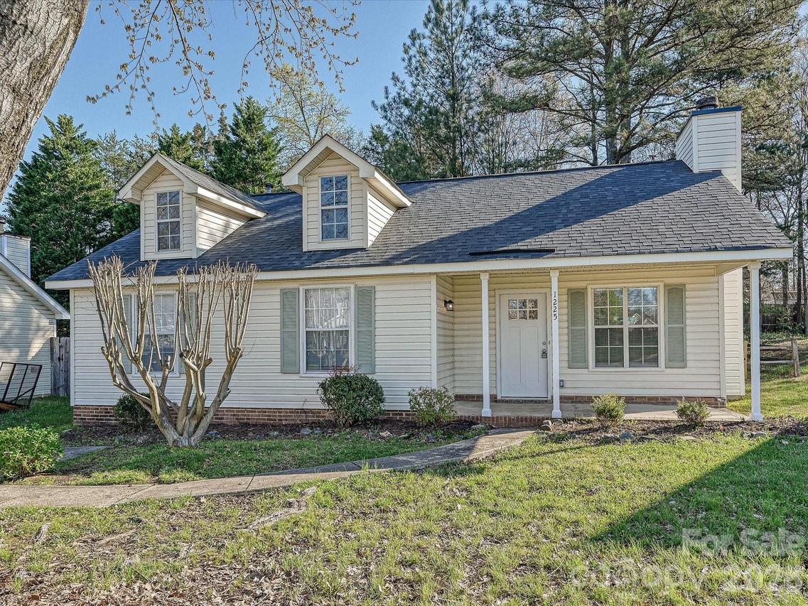 1225 Eagles Landing Dr., Charlotte, NC 28214