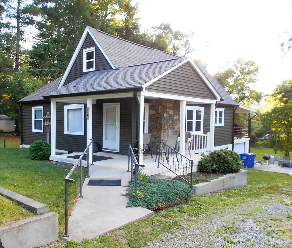 18 Herron St., Black Mountain, NC 28711