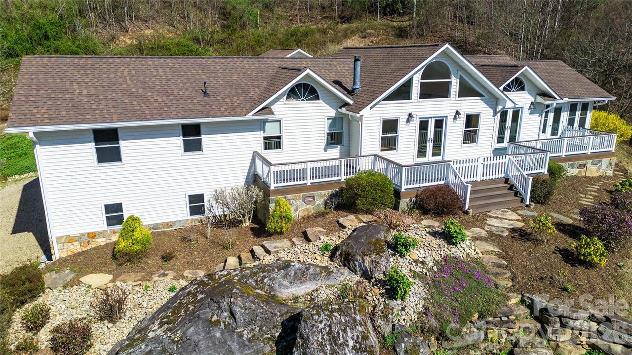 770 Discovery Pl., Sylva, NC 28779