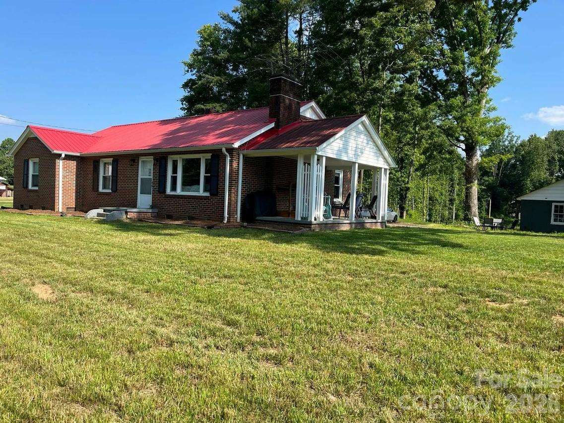 5528 Elkin Hwy., North Wilkesboro, NC 28659