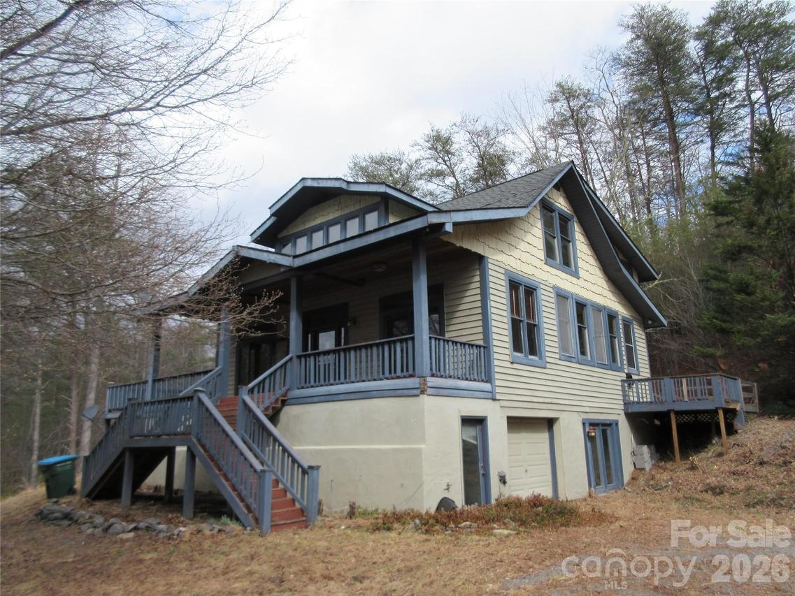 373 Shumont Rd., Black Mountain, NC 28711