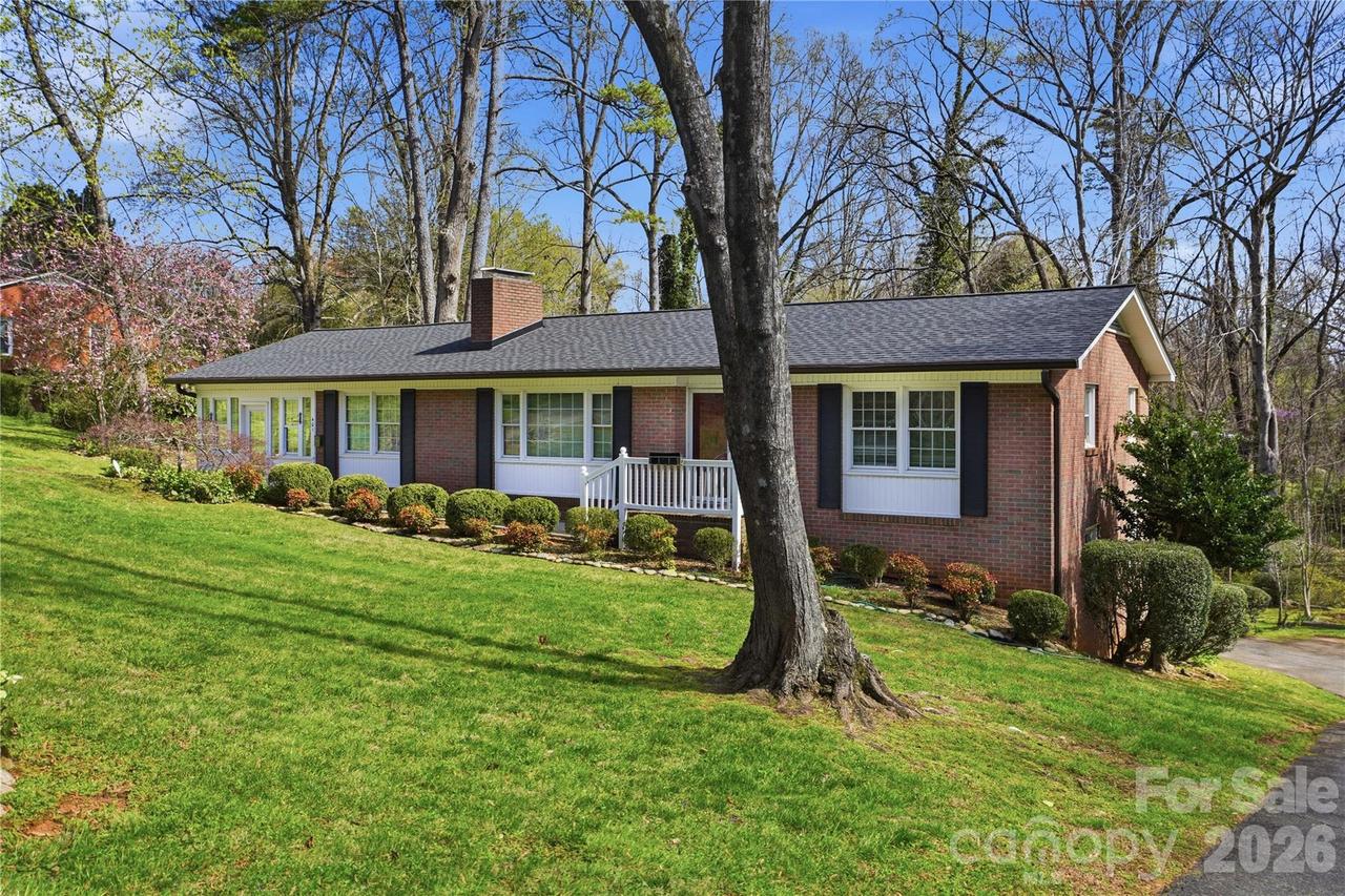 401 E End Ave., Statesville, NC 28677