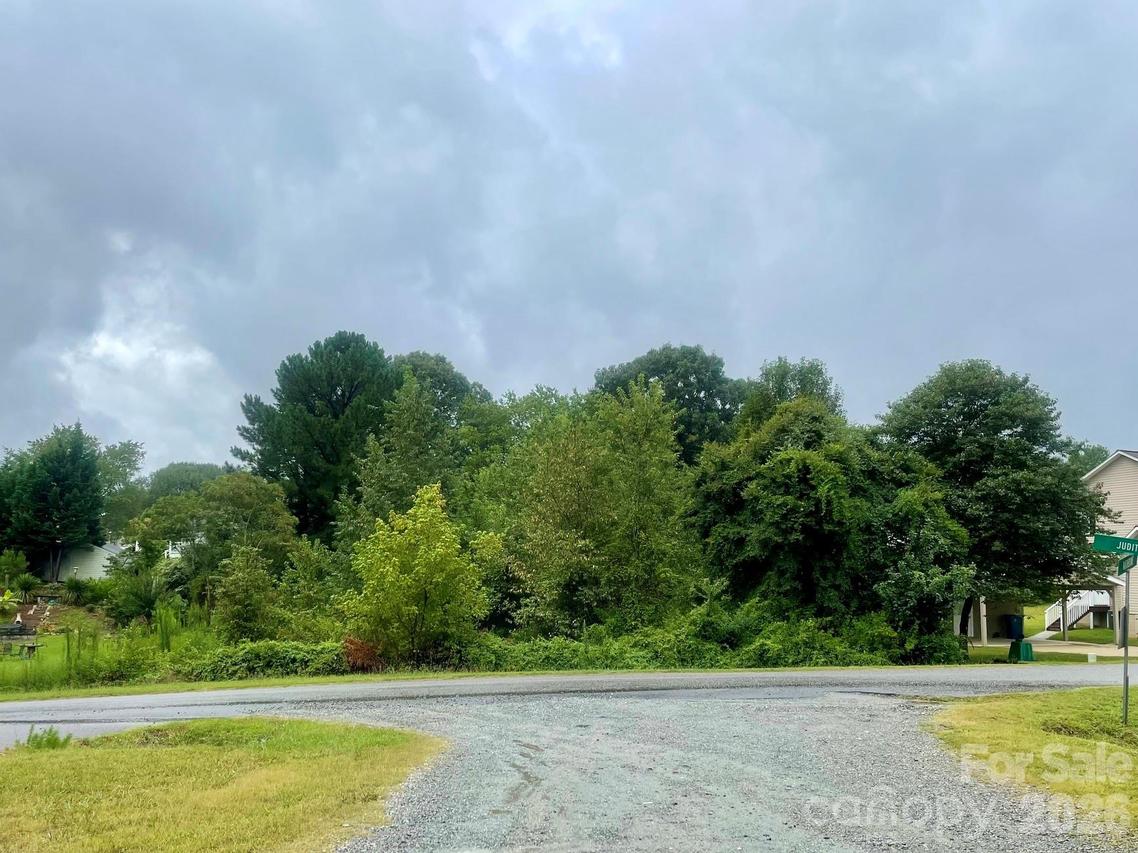 248 Katherine Dr., Denver, NC 28037
