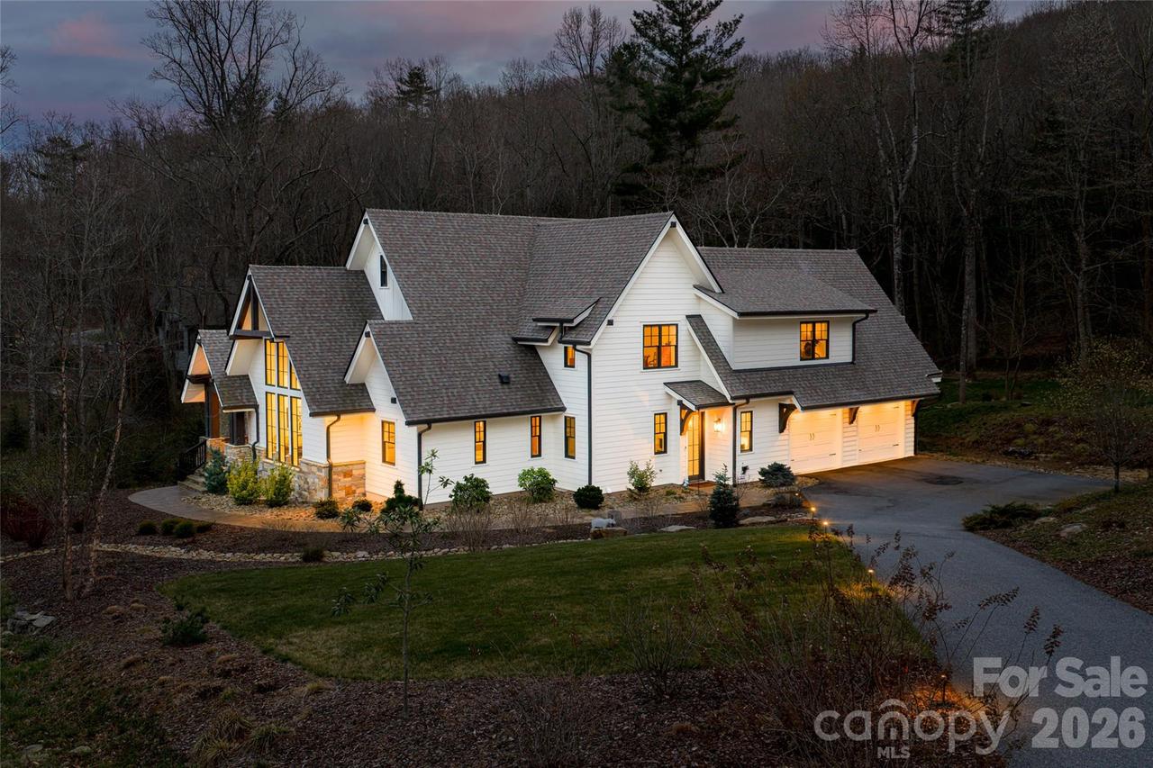 450 Barrington Dr., Asheville, NC 28803