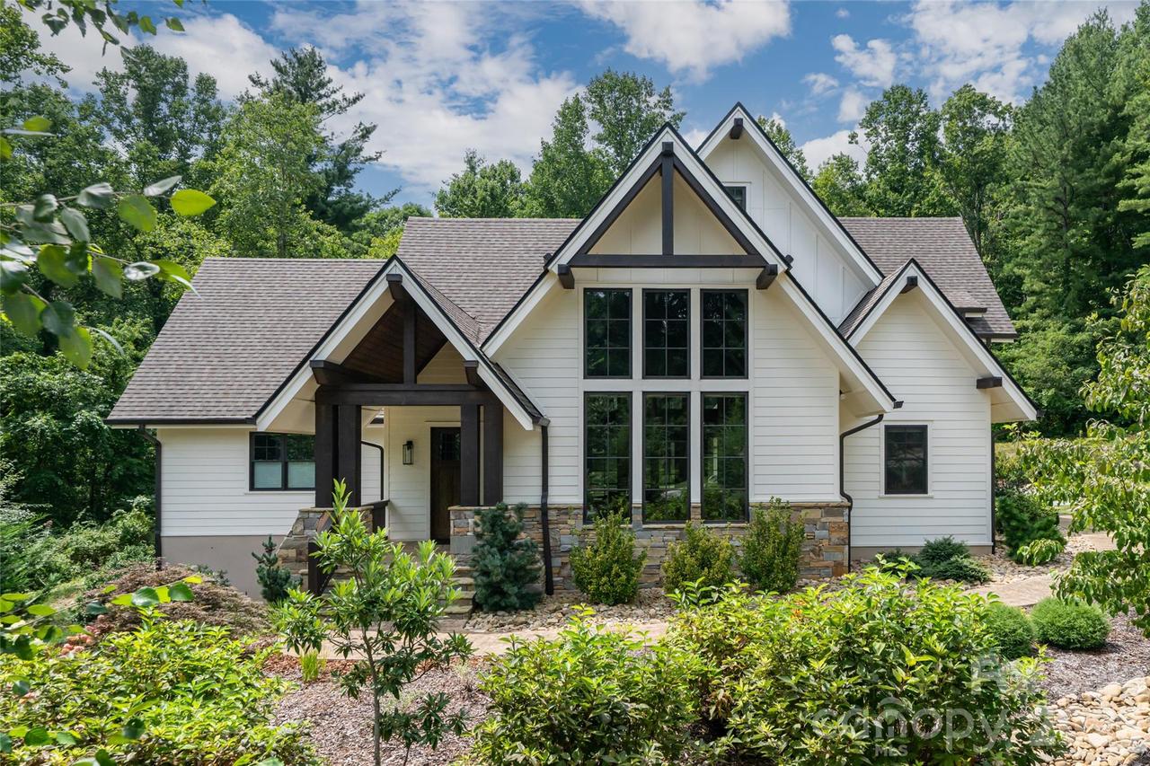 450 Barrington Dr., Asheville, NC 28803