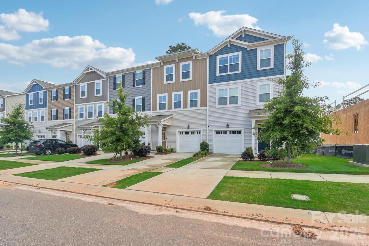 1134 Keydet Dr., Charlotte, NC 28216