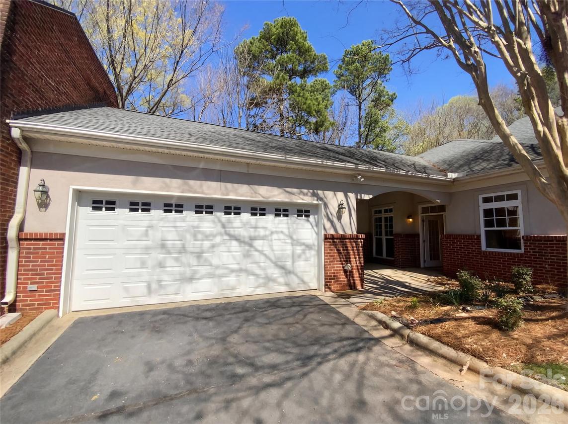 8820 Legacy Lake Ln., Charlotte, NC 28269