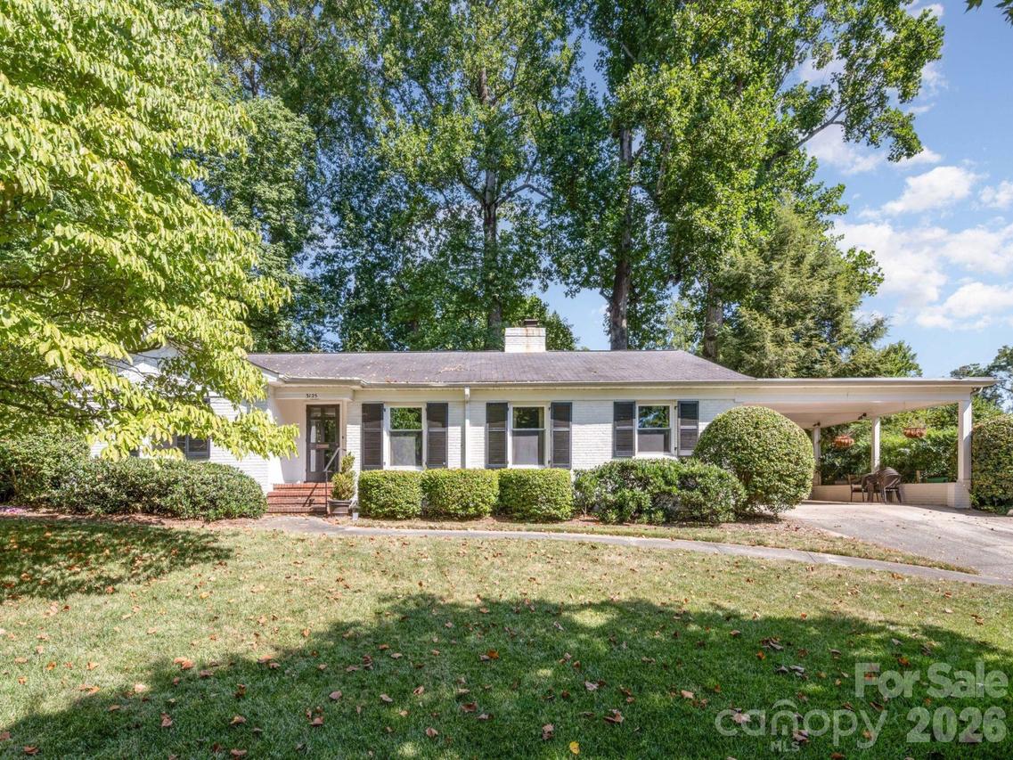 3125 Loma Ln., Charlotte, NC 28205