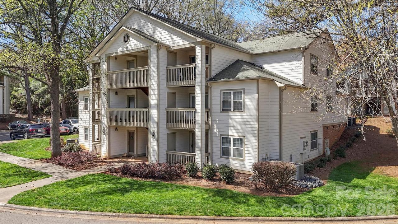 1032 Churchill Downs Ct. #J, Charlotte, NC 28211
