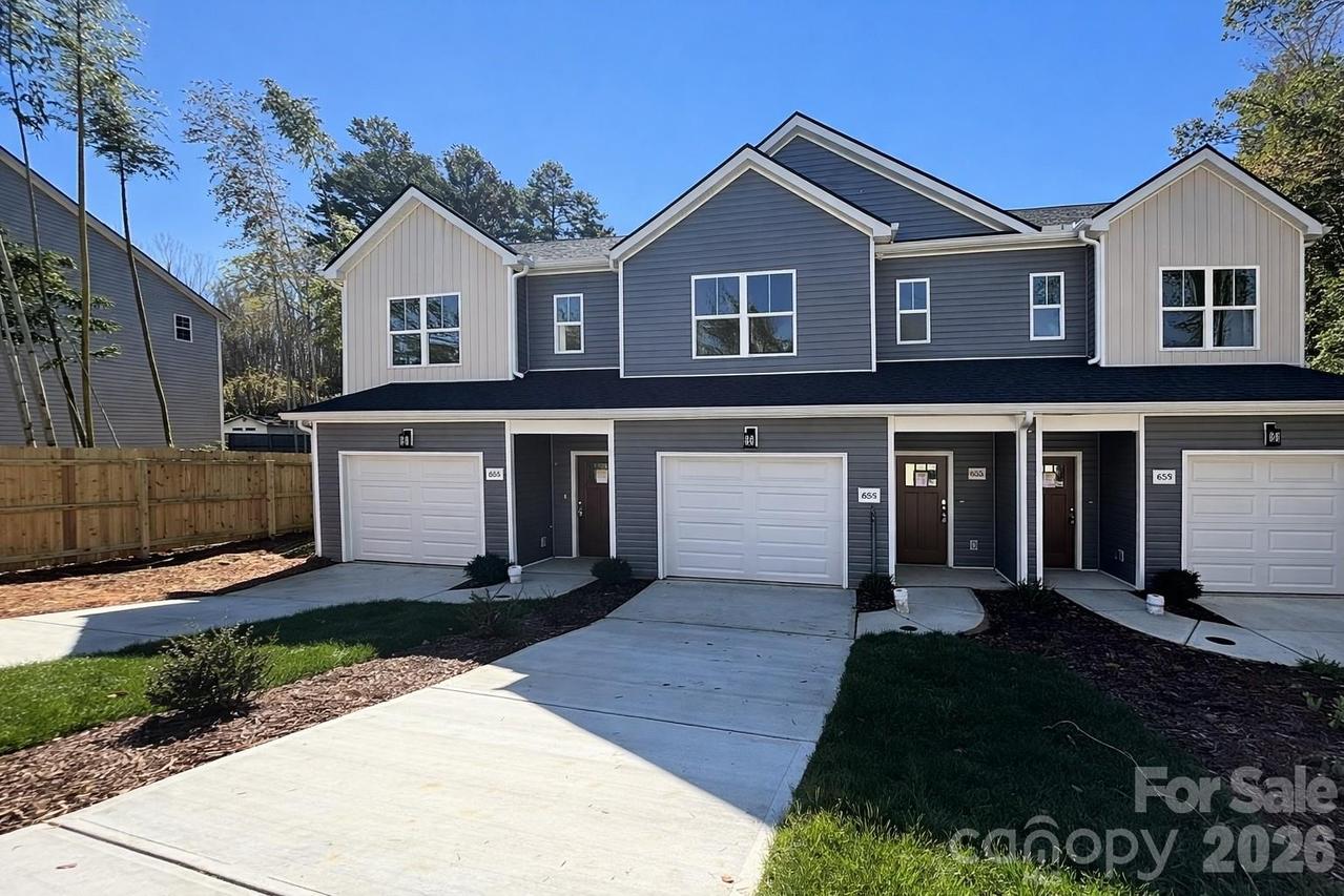 655 Stillgreen Ln., Charlotte, NC 28214