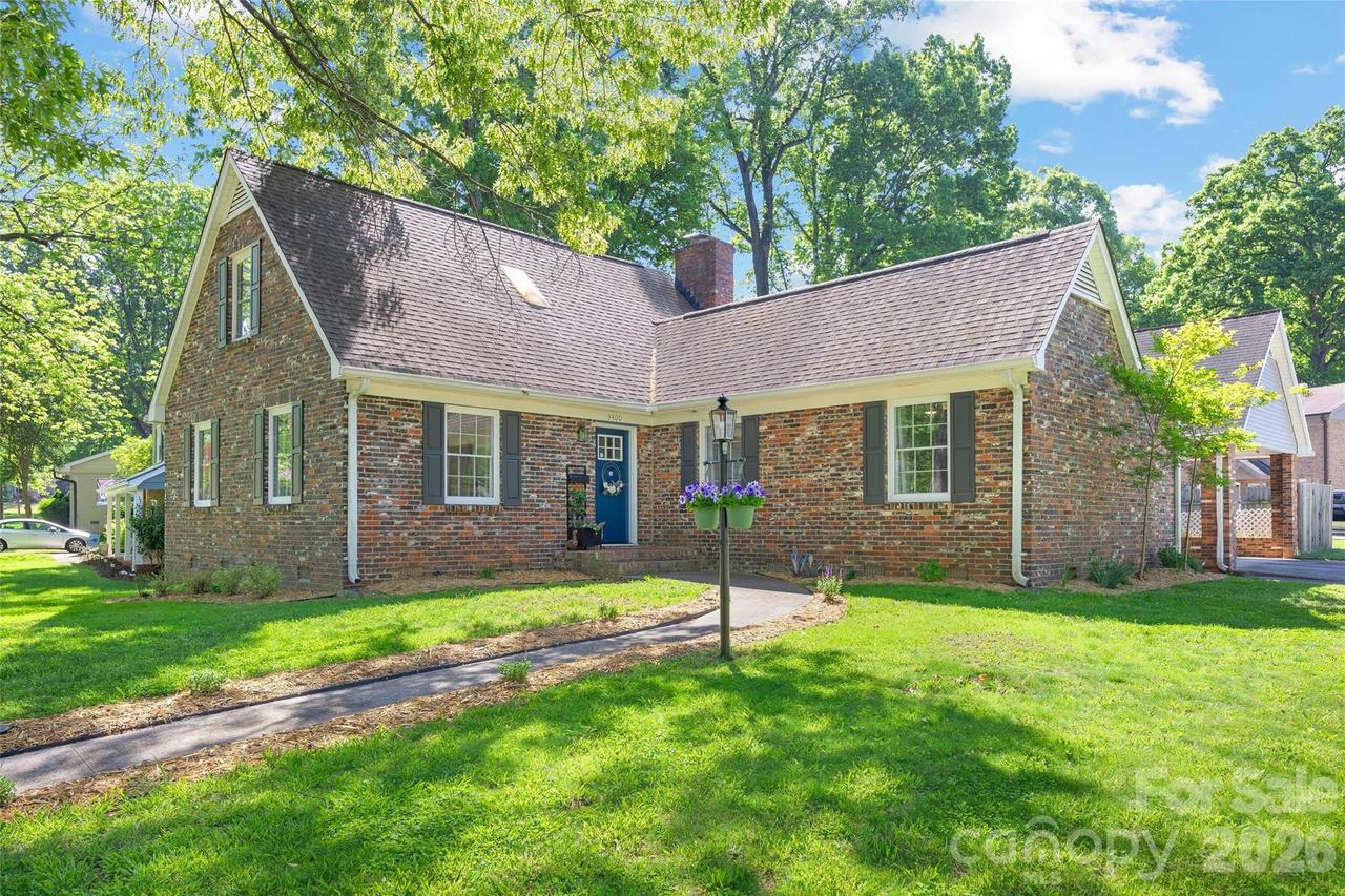 3400 Erinbrook Ln., Charlotte, NC 28215