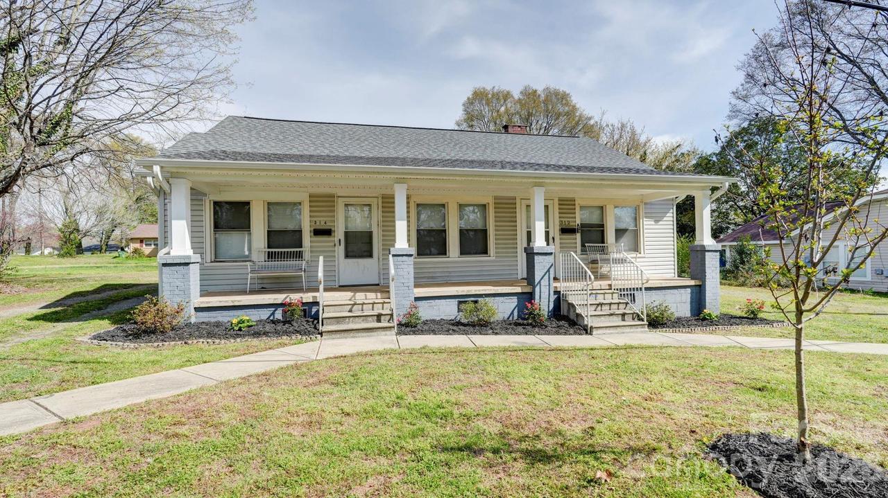 312 & 314 W Charlotte Ave., Mount Holly, NC 28120