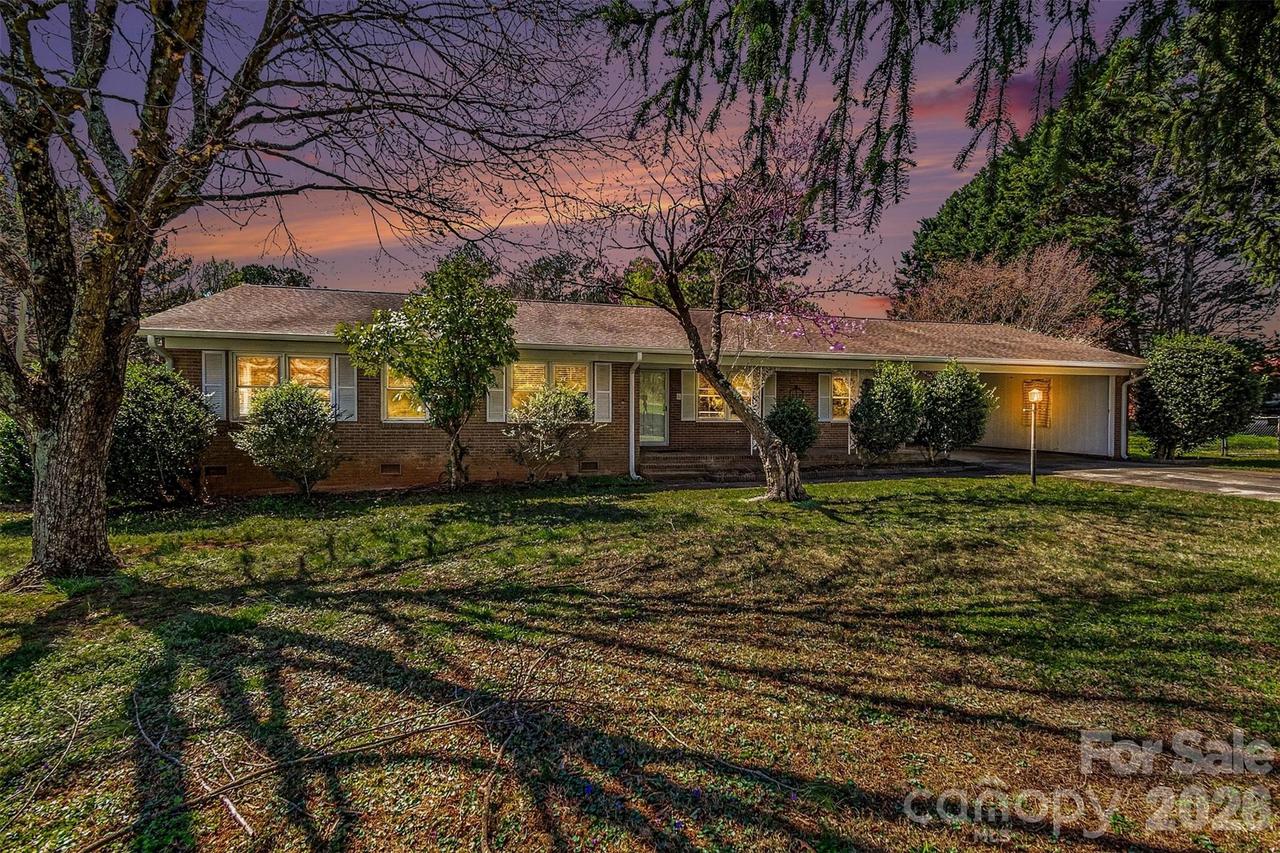 1388 Smith Farm Rd., Lincolnton, NC 28092