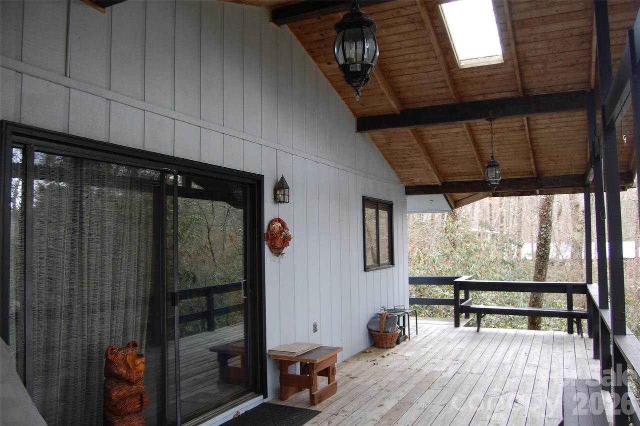 202 Knoll Cir., Newland, NC 28657