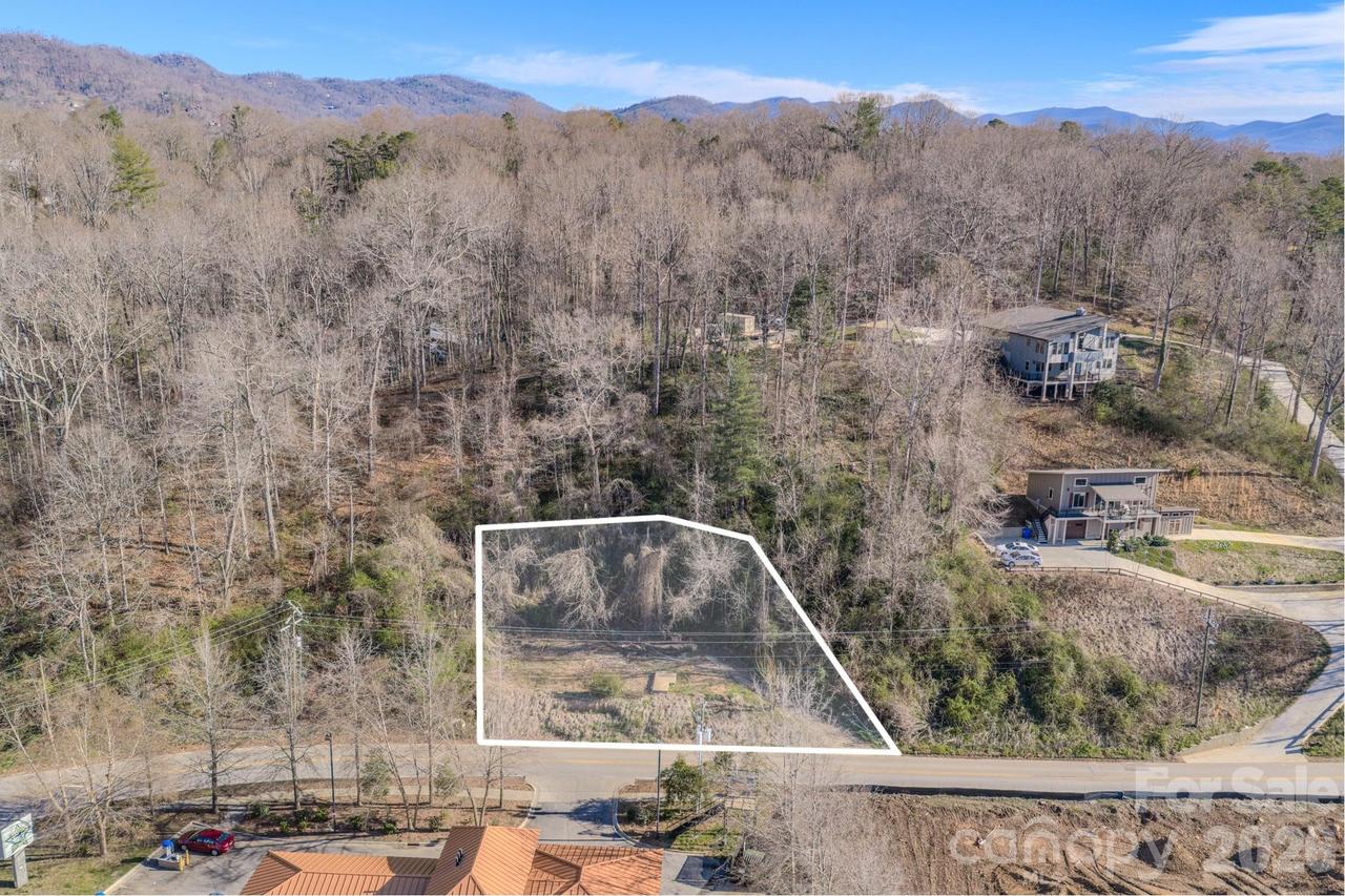 16 Governors View Rd., Asheville, NC 28805