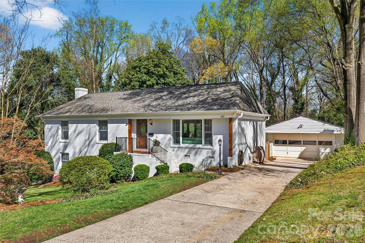 3717 Riverbend Rd., Charlotte, NC 28210