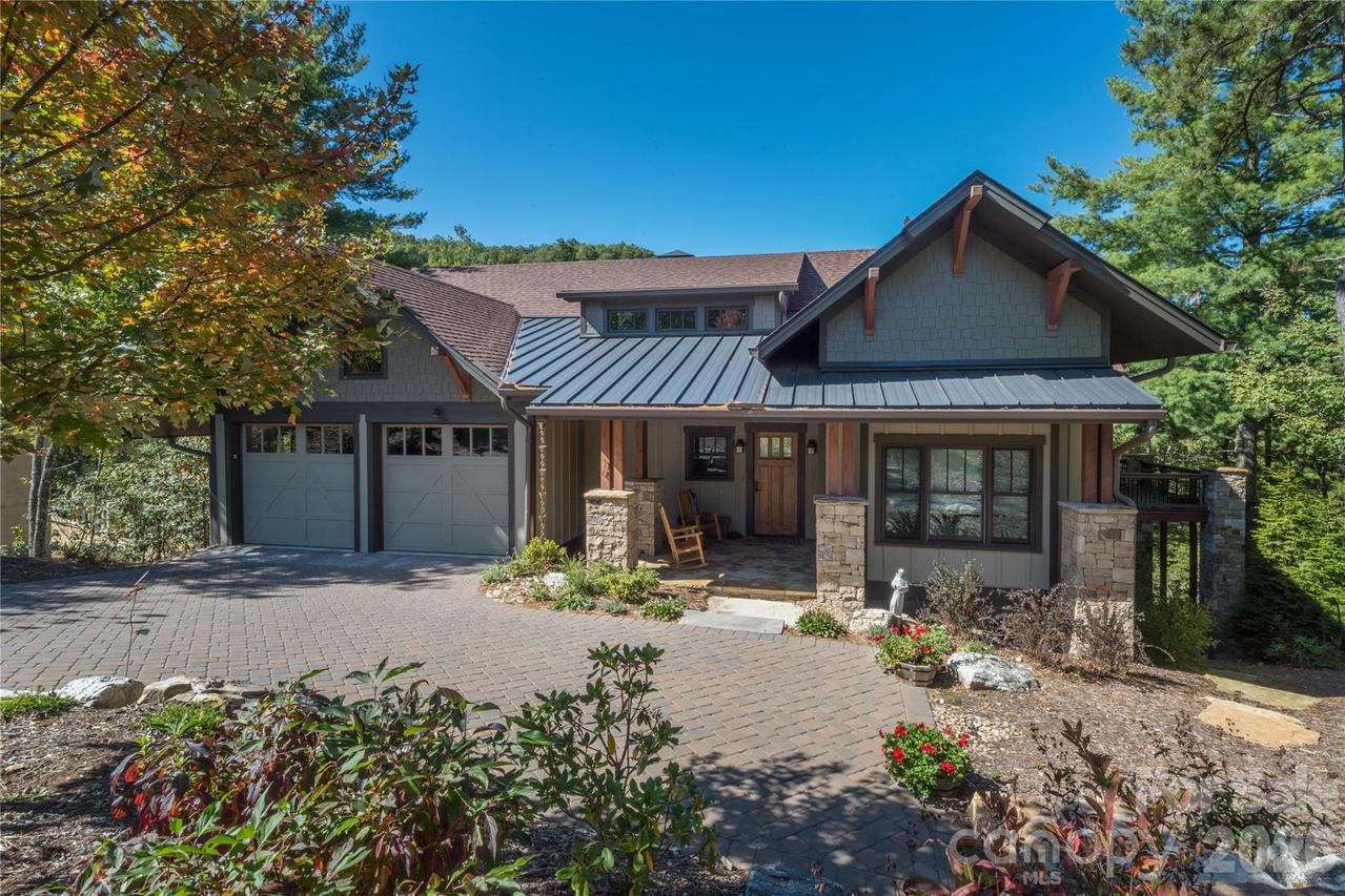 16 Panther Gap Rd., Black Mountain, NC 28711