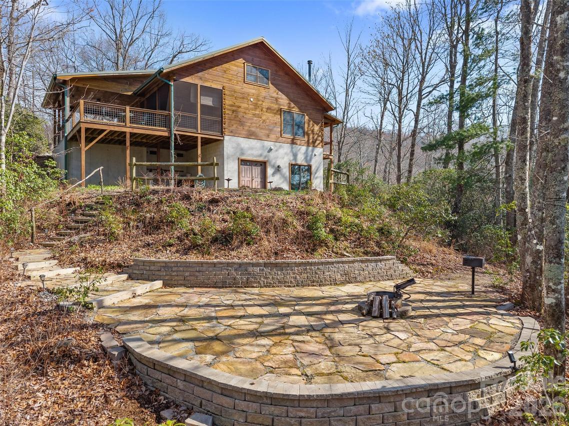 935 Big Branch Rd., Brevard, NC 28712