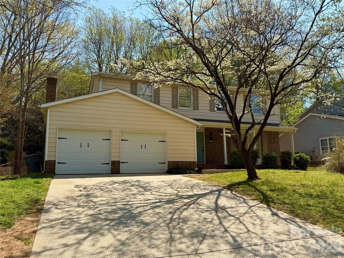 9524 & 9525 Robert Burns Ct., Charlotte, NC 28213