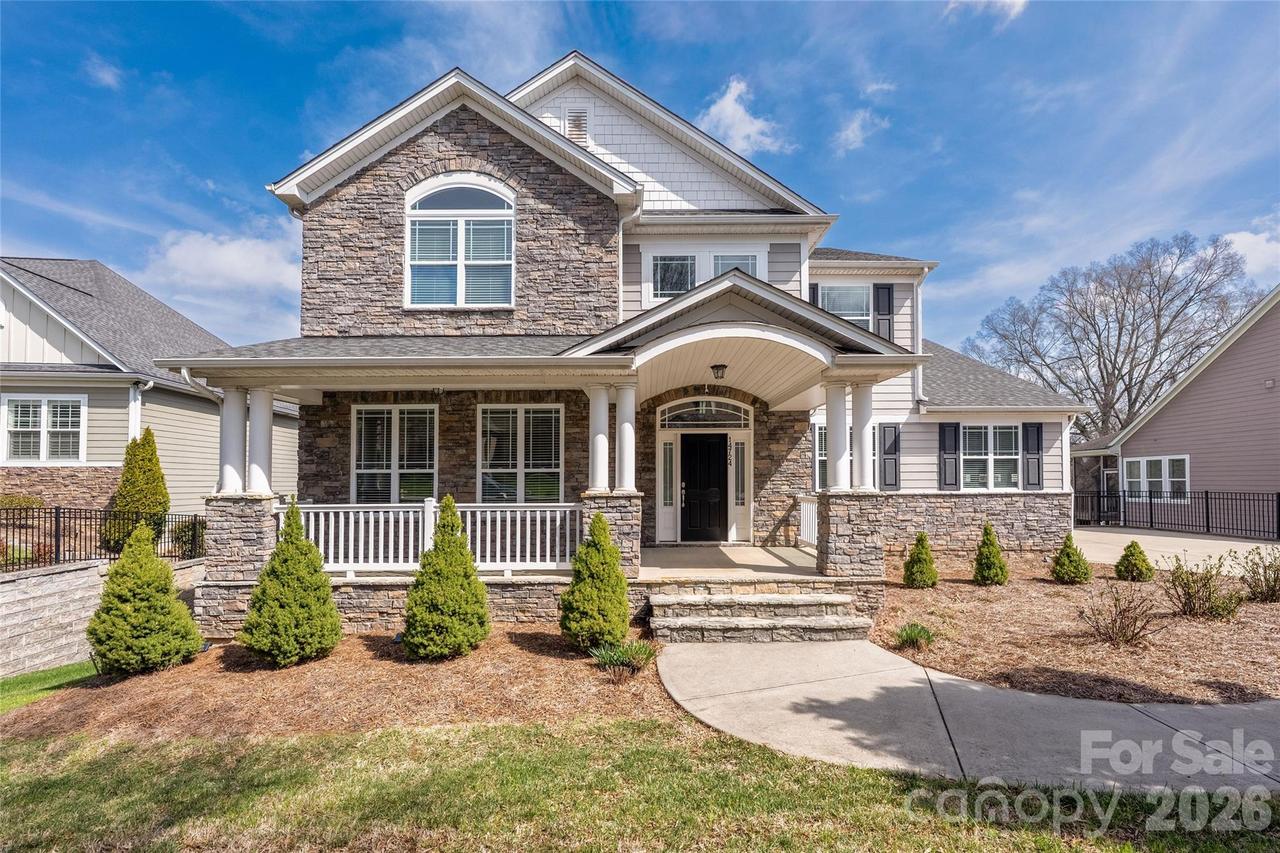 14724 Old Vermillion Dr., Huntersville, NC 28078