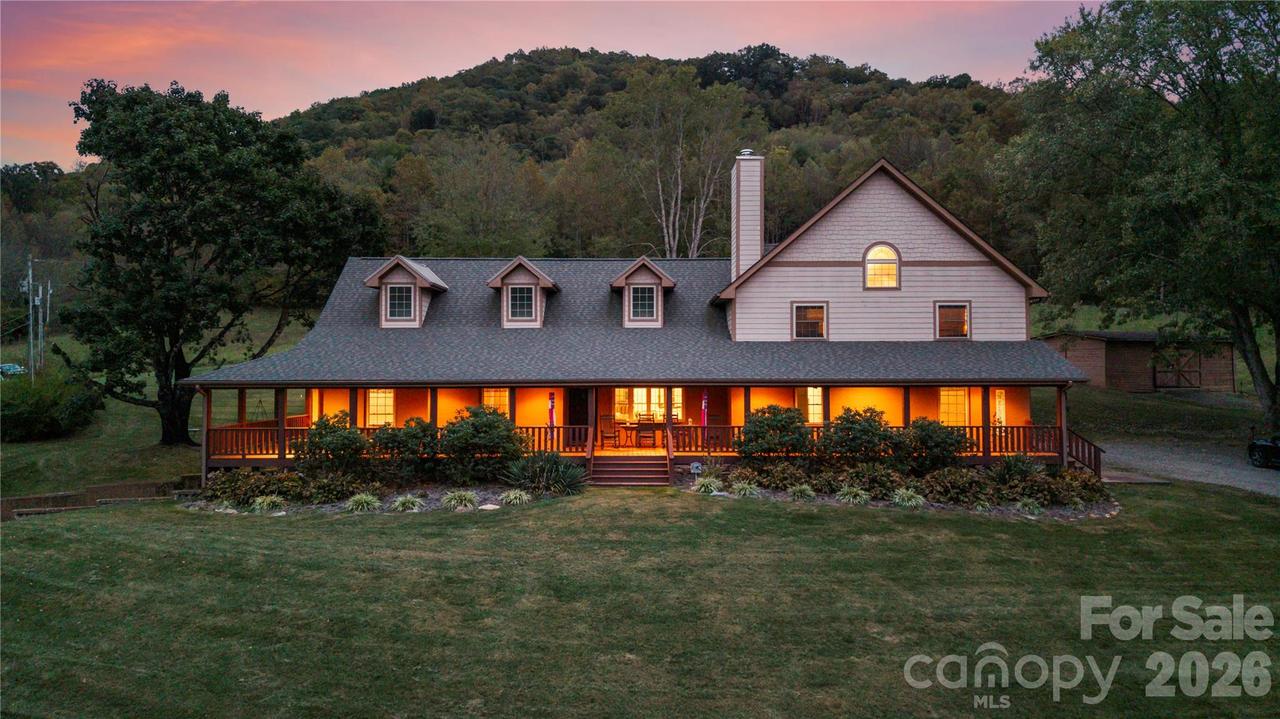 97 Circle E Ranch Rd., Burnsville, NC 28714