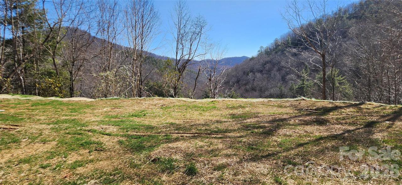 23 Craig Cir., Fairview, NC 28730