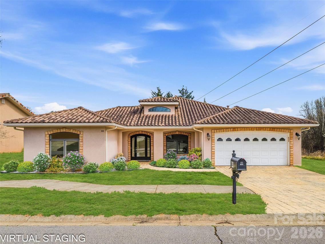 44 Pacifico Dr., Asheville, NC 28806