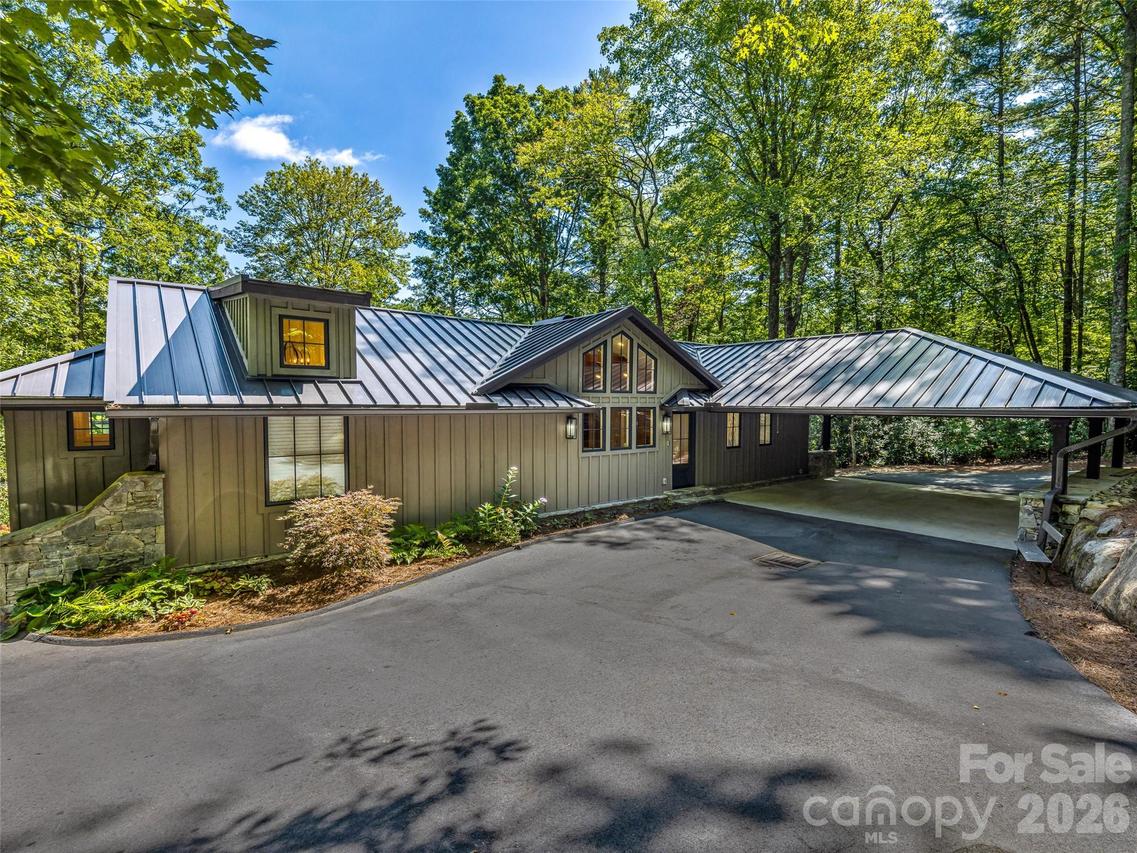 324 West Club Blvd., Lake Toxaway, NC 28747