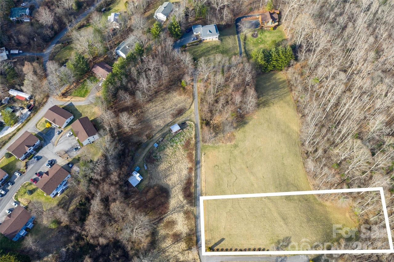 99999 Noland Downs Rd., Waynesville, NC 28785