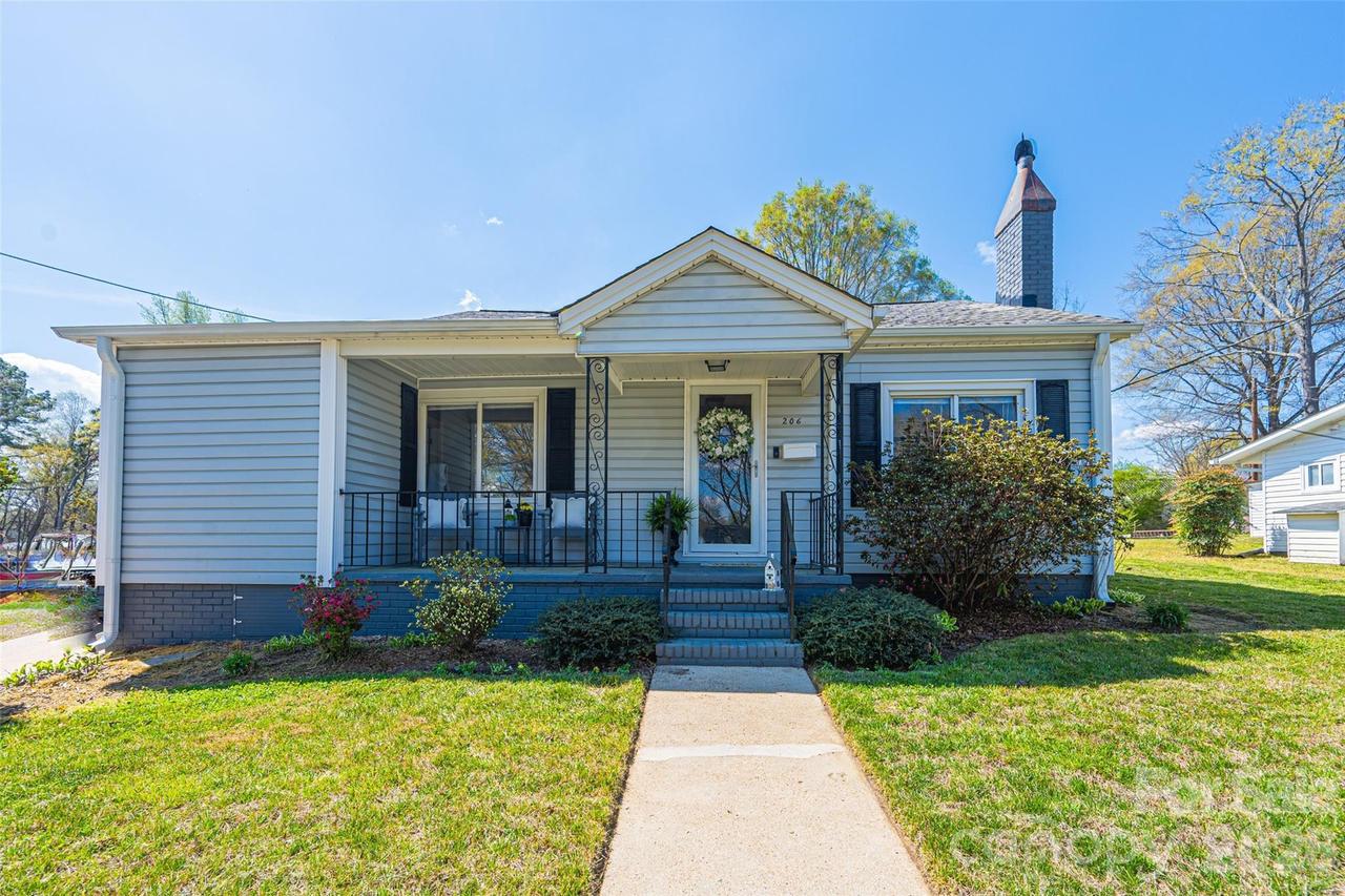 206 Bates Ave., Cherryville, NC 28021