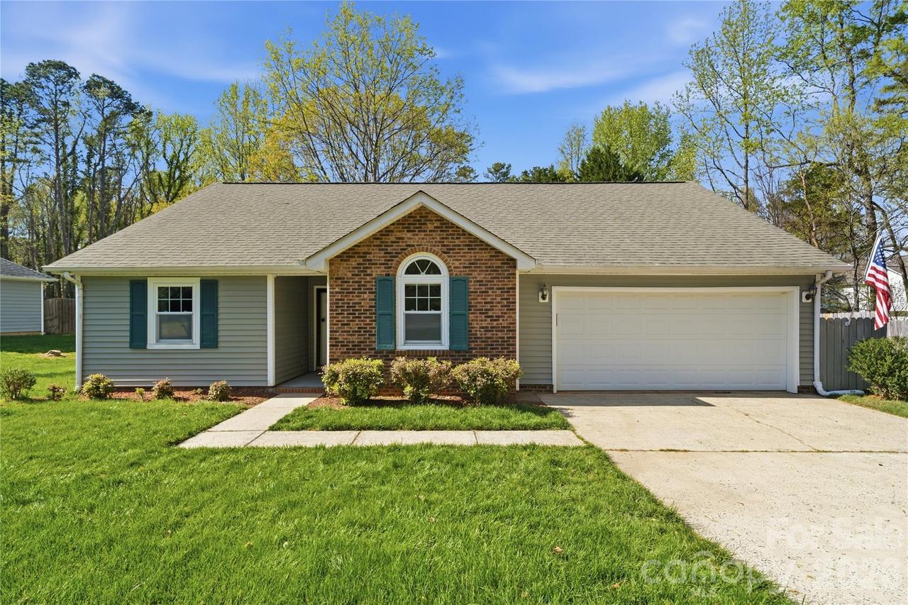 2909 Oakcroft Dr., Matthews, NC 28105