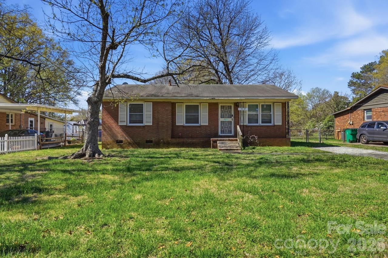 4325 Knollcrest Dr., Charlotte, NC 28208