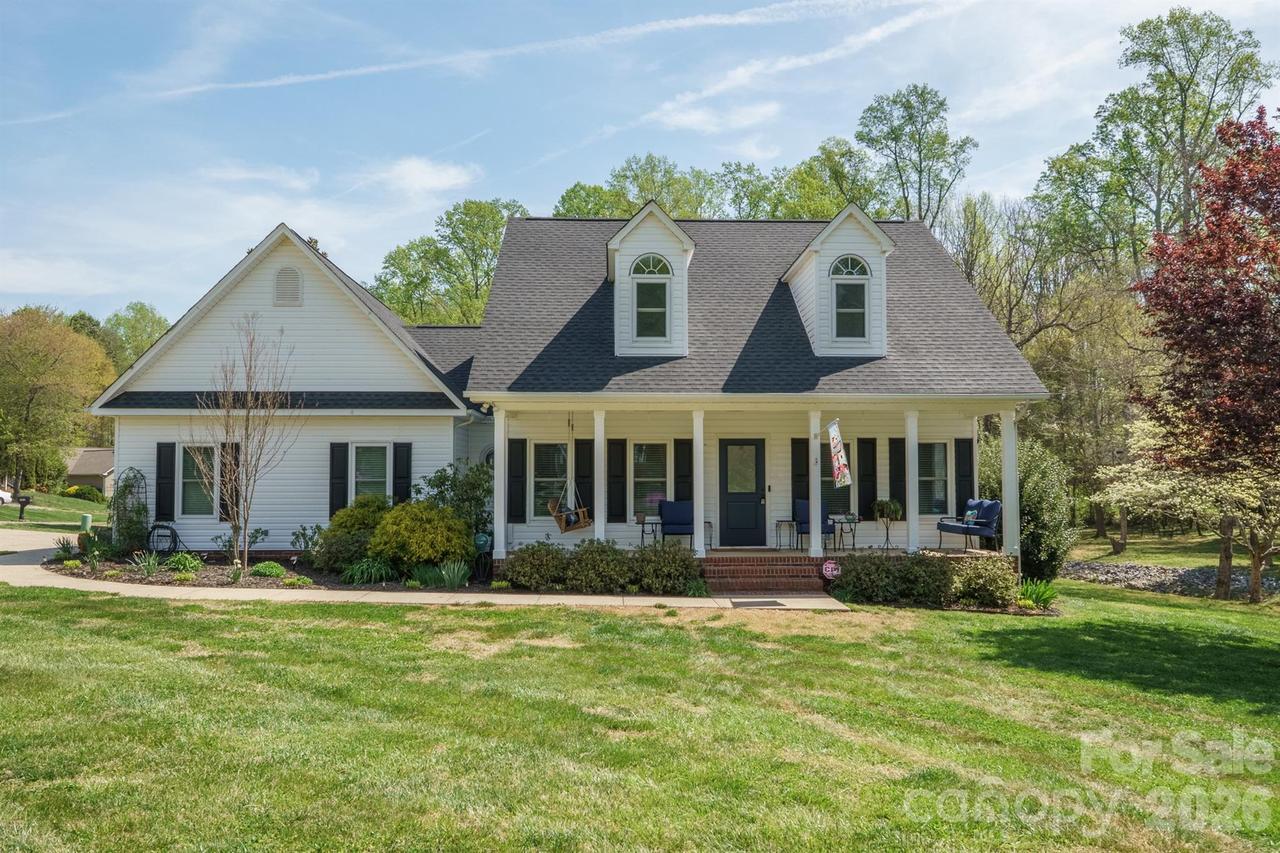 408 Mooreland Dr., Conover, NC 28613