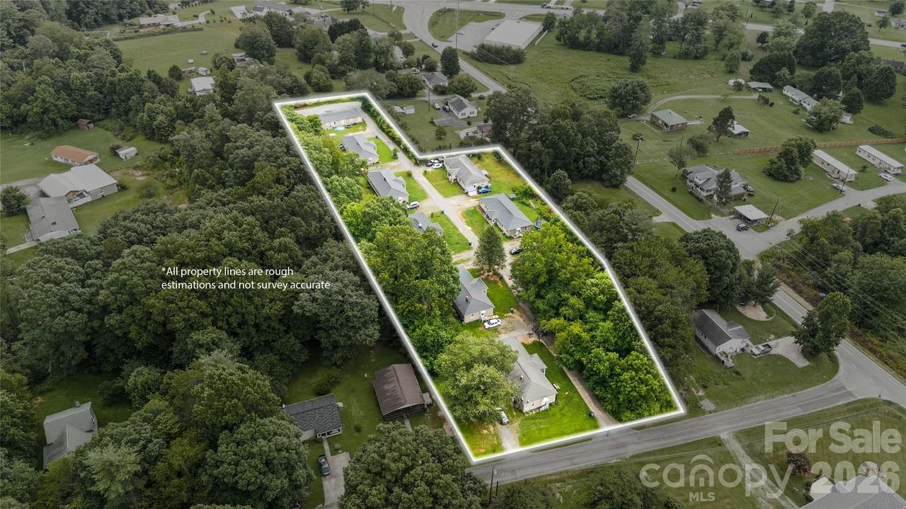 3354 Clay Apartments Ct., Lenoir, NC 28645