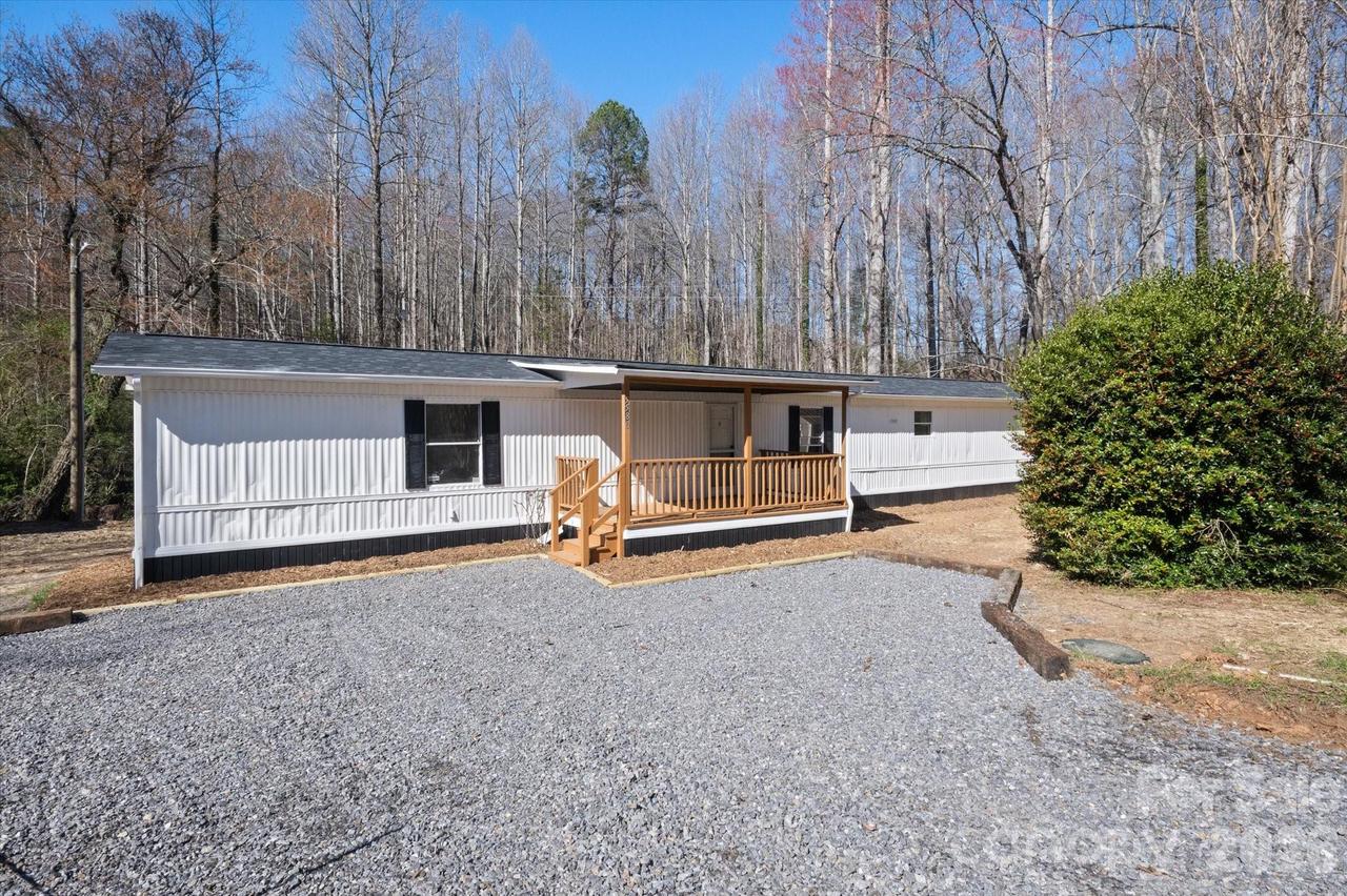 5580 Sugar Hill Rd., Marion, NC 28752