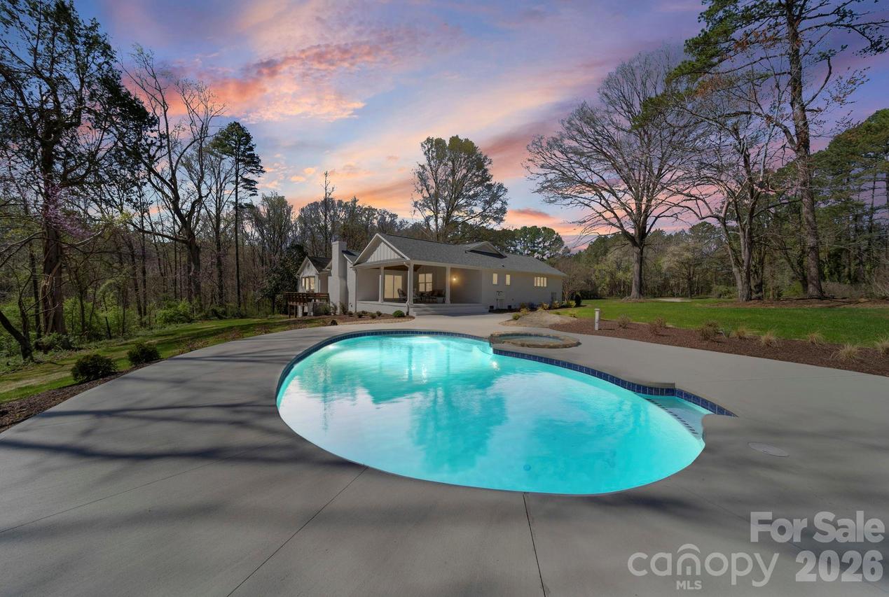 913 Kelly Rd., Mount Holly, NC 28120