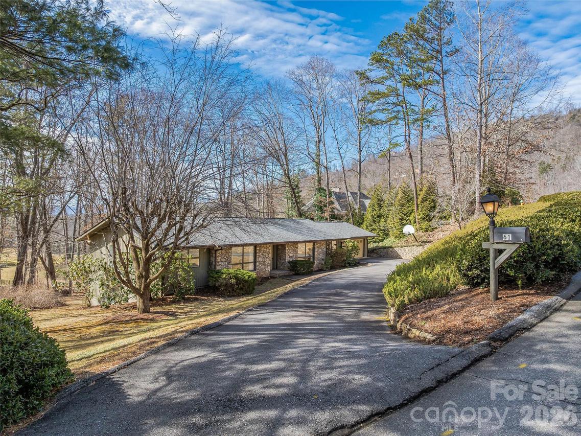 61 Brookwood Rd., Asheville, NC 28804